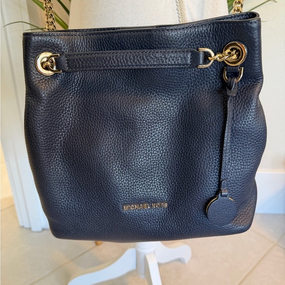 Michael Kors Navy Blue Leather Shoulder Bag w Gold Chain/Straps crossbody - Picture 4 of 13